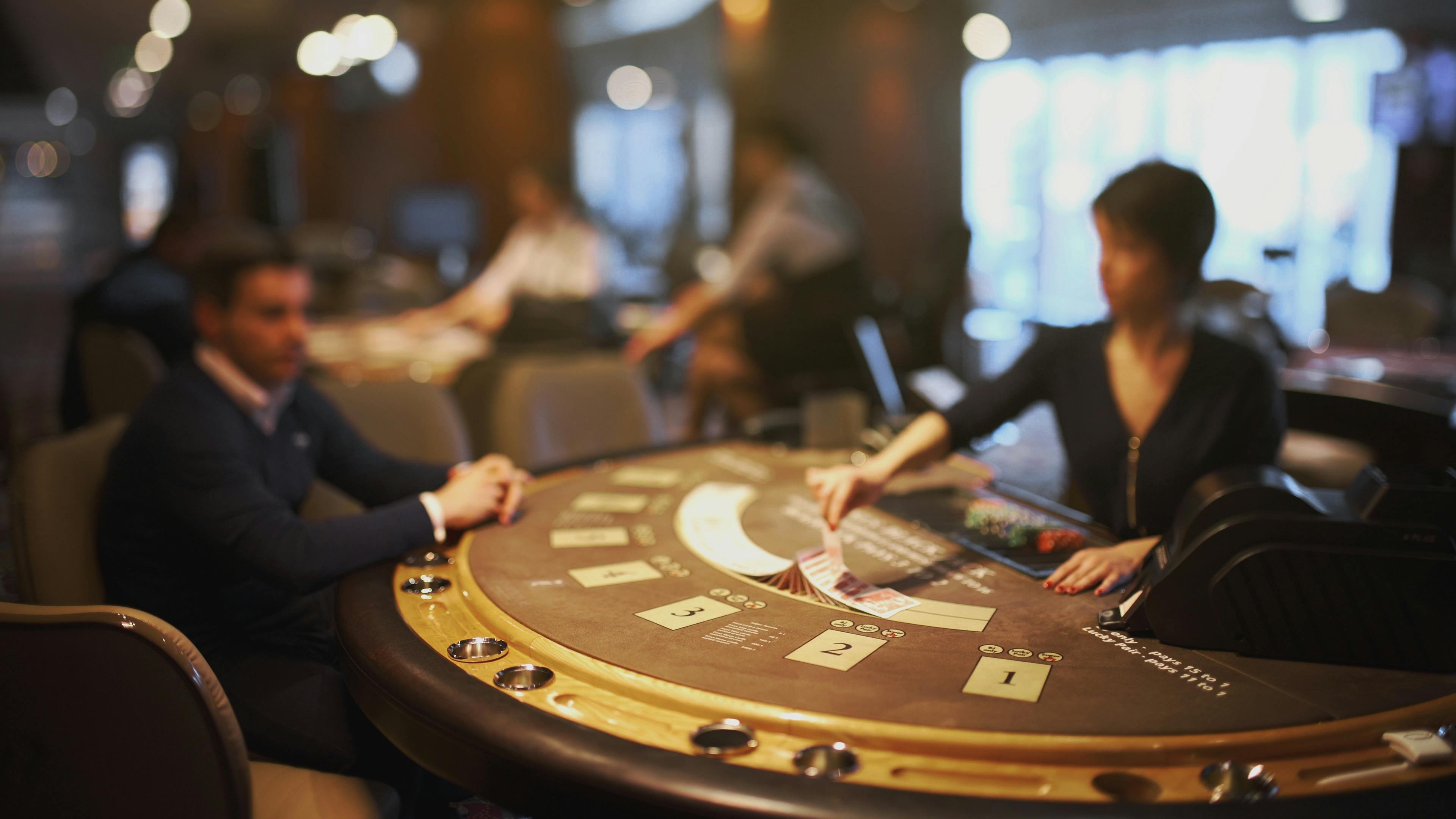Petir888 Live Casino dealer cantik meja baccarat roulette streaming HD Indonesia